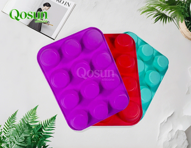 12-Cavity Silicone Muffin Pan